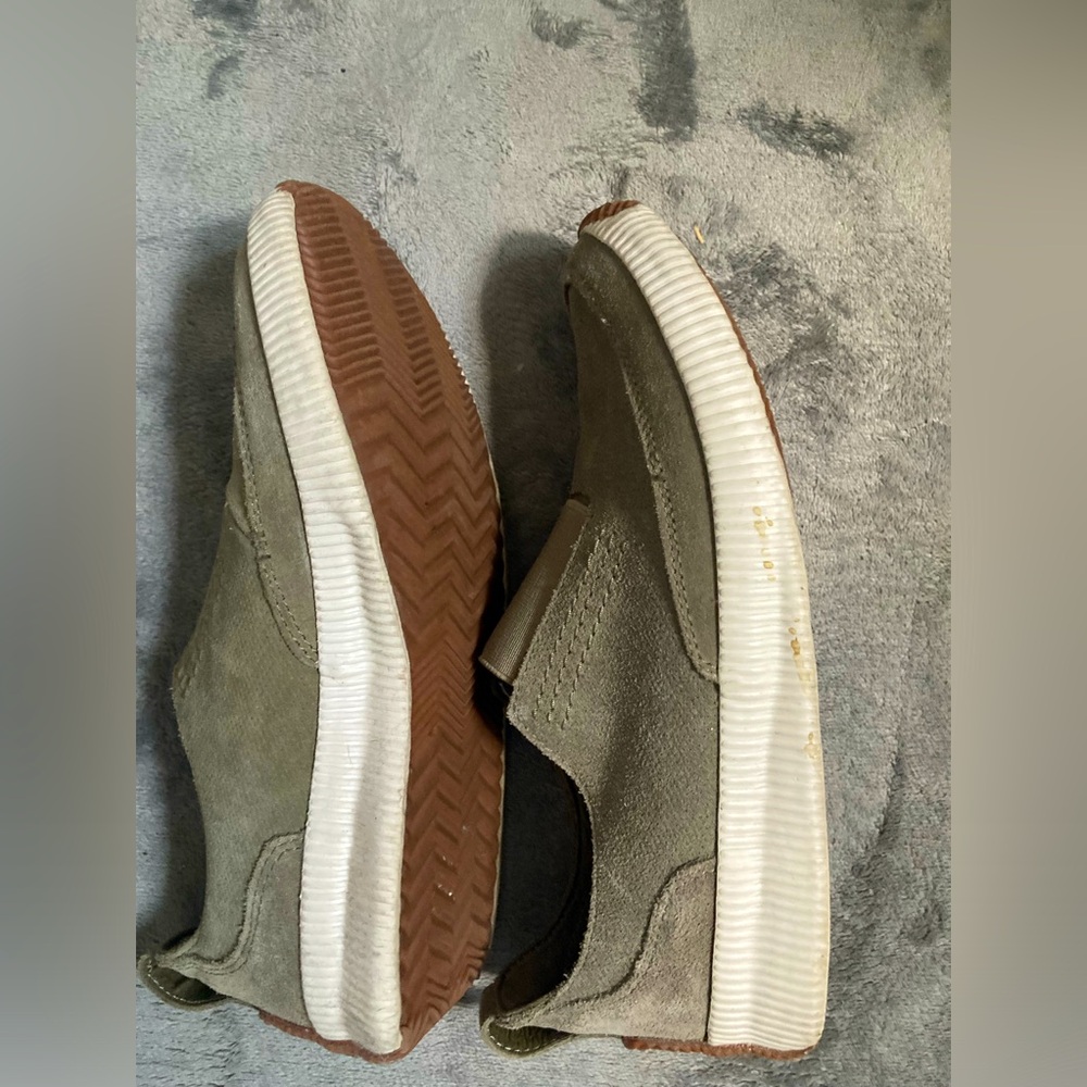 Sorel Slip On Sneakers excellent condition
